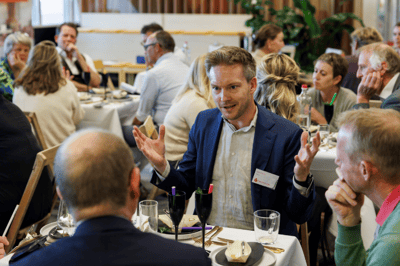 Waardevolle Adviseur: midden in de wereld